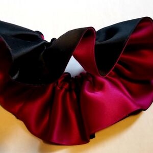 Vintage 1970s Henri Bendel Reversible Black/Magenta Satin Ponytail/Bun Holder